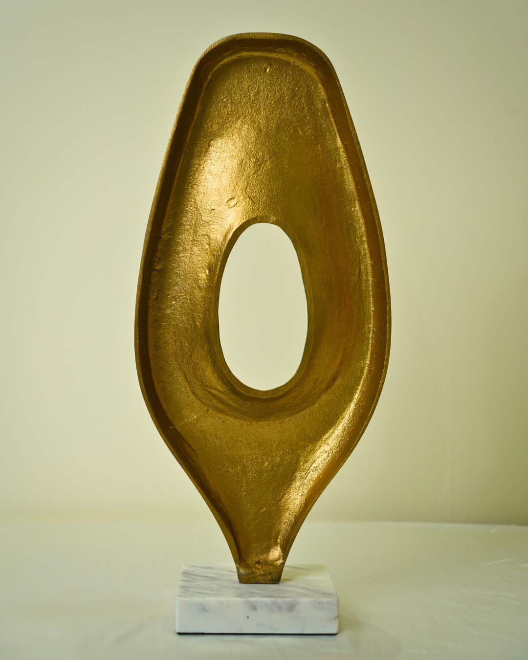 Mirilla Alta Tall Peep Through Sculpture