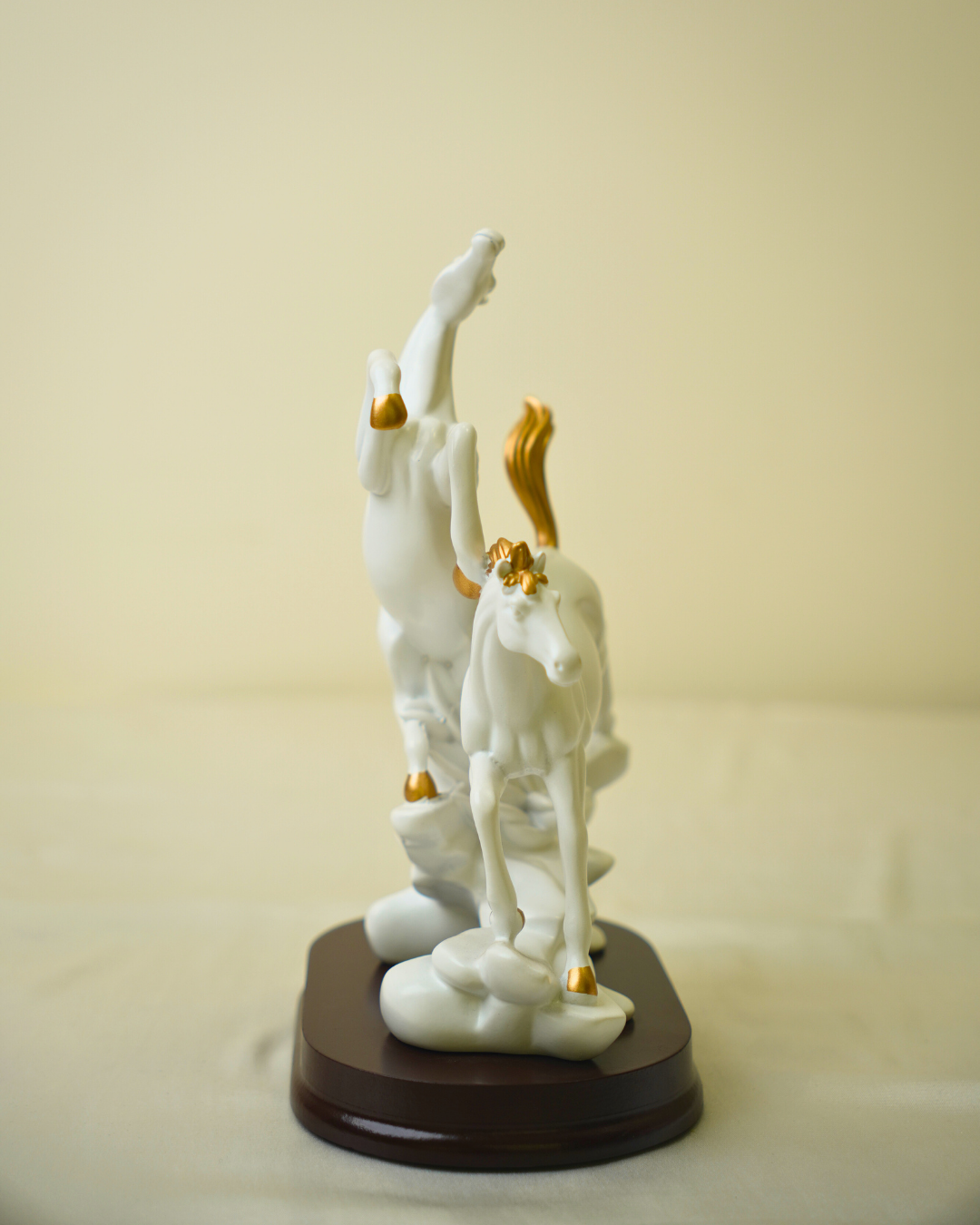 Noble Twin Equine Duo - Elegant White and Gold Horse Showpiece