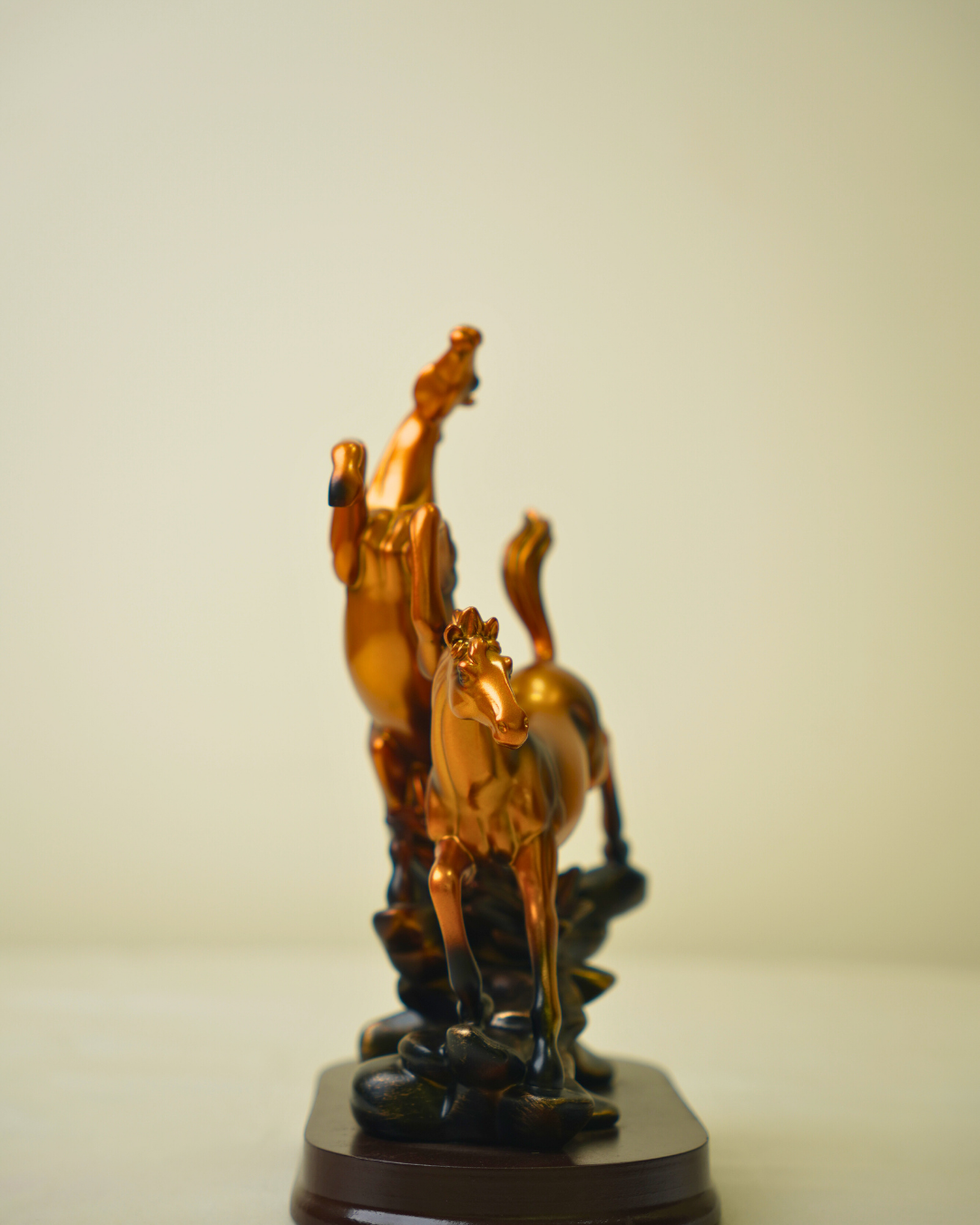 Noble Twin Equine Duo - Elegant Bronze-Tone Horse Showpiece