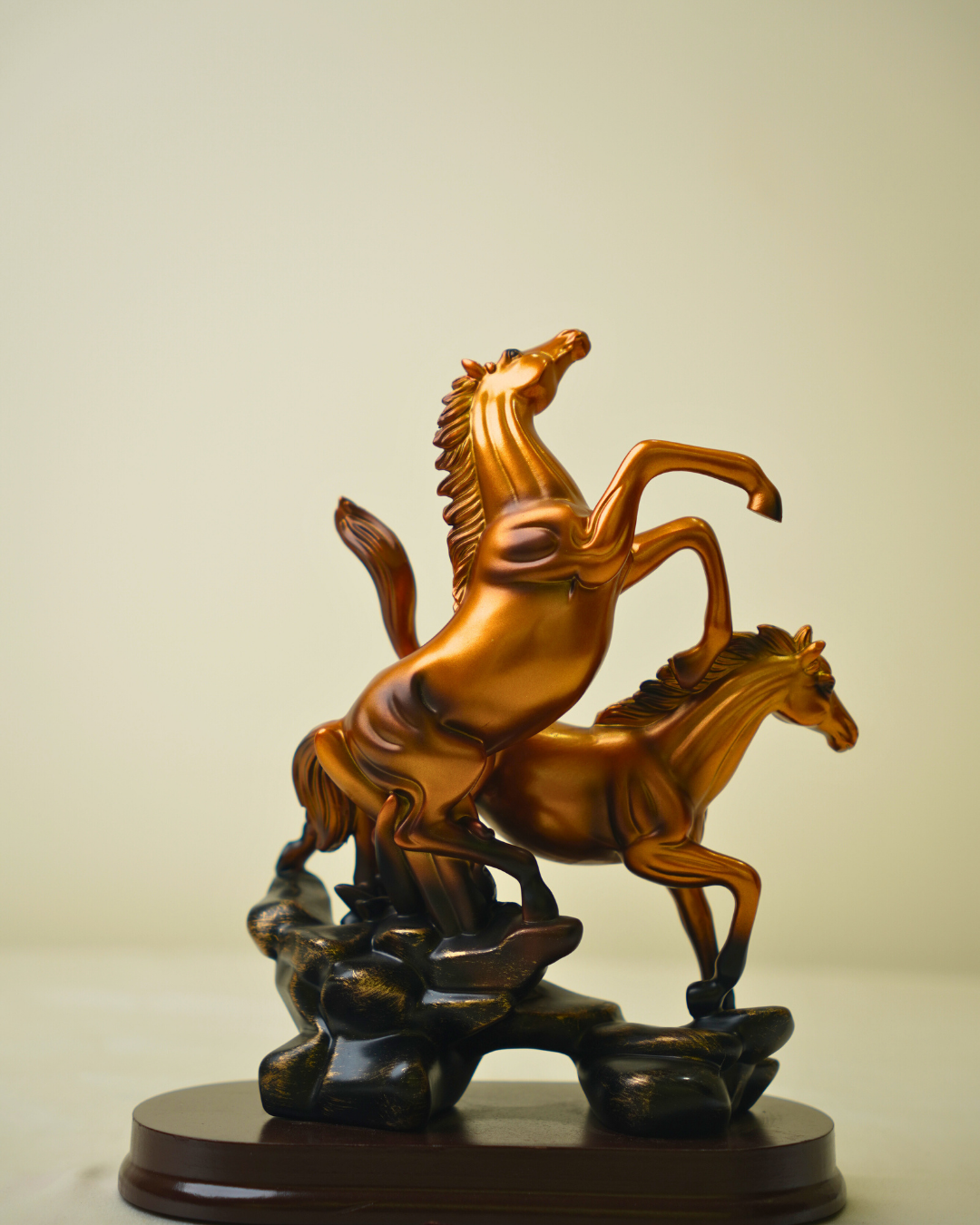 Noble Twin Equine Duo - Elegant Bronze-Tone Horse Showpiece