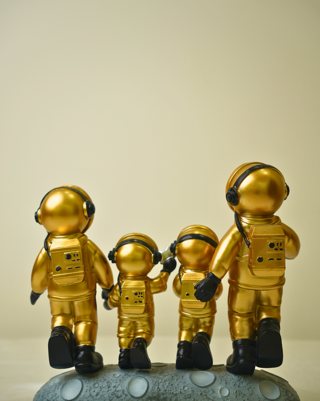 Golden Astronaut Family - Celestial Moon-Walking Luxury Sculpture