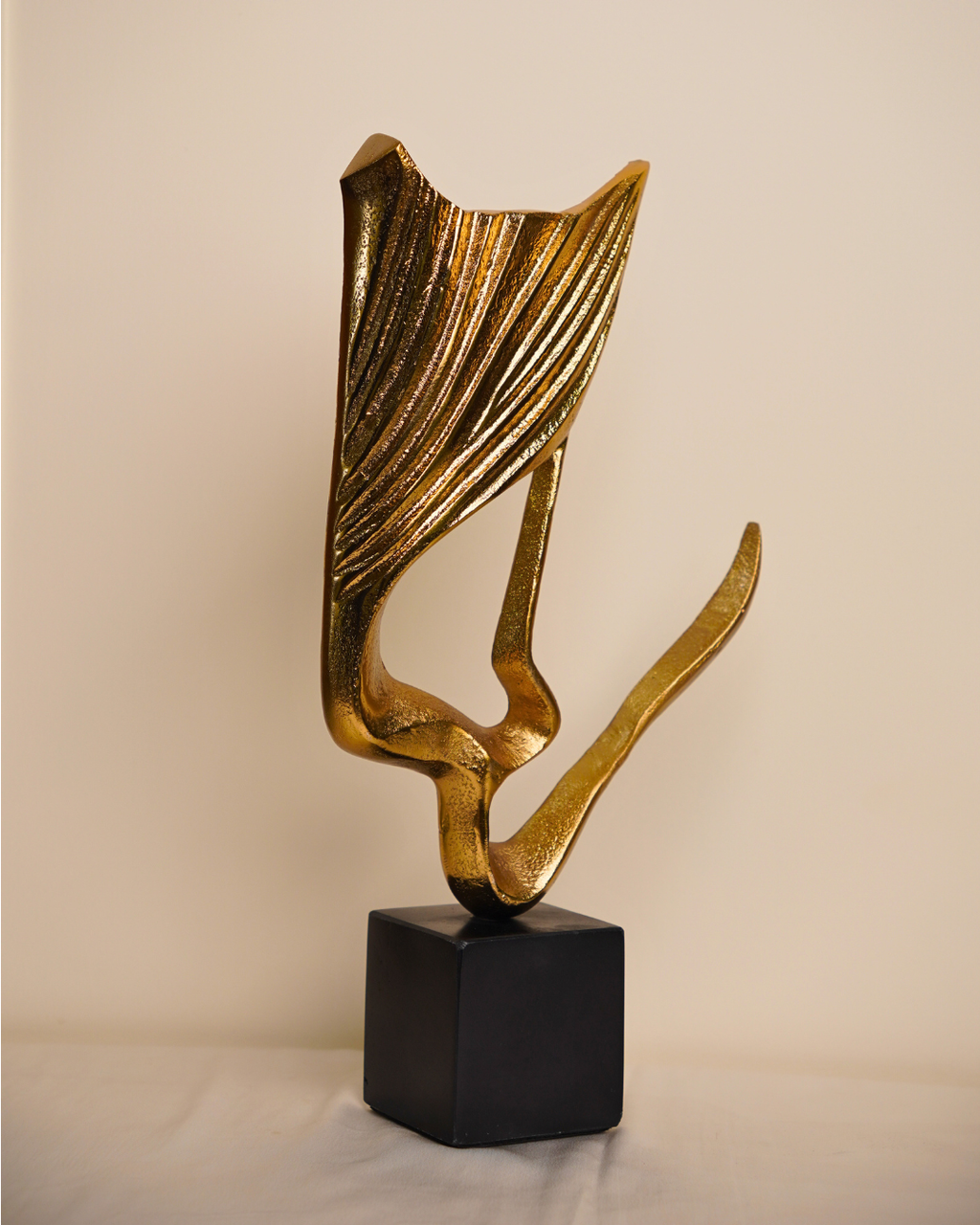 Gilded Wing Form