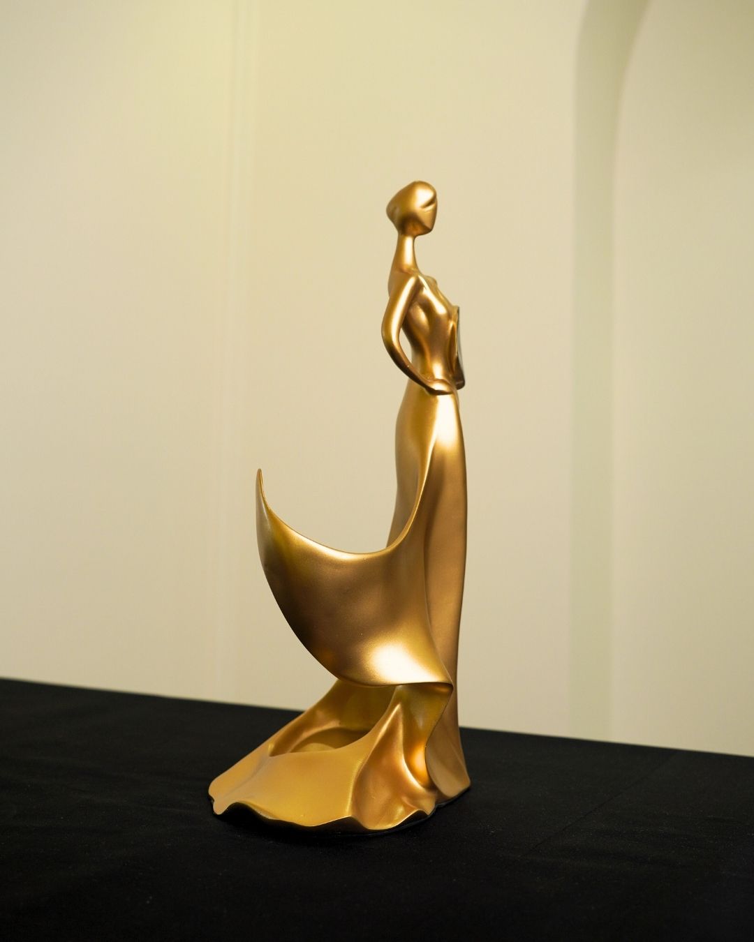 Lady wine Bottle Holder