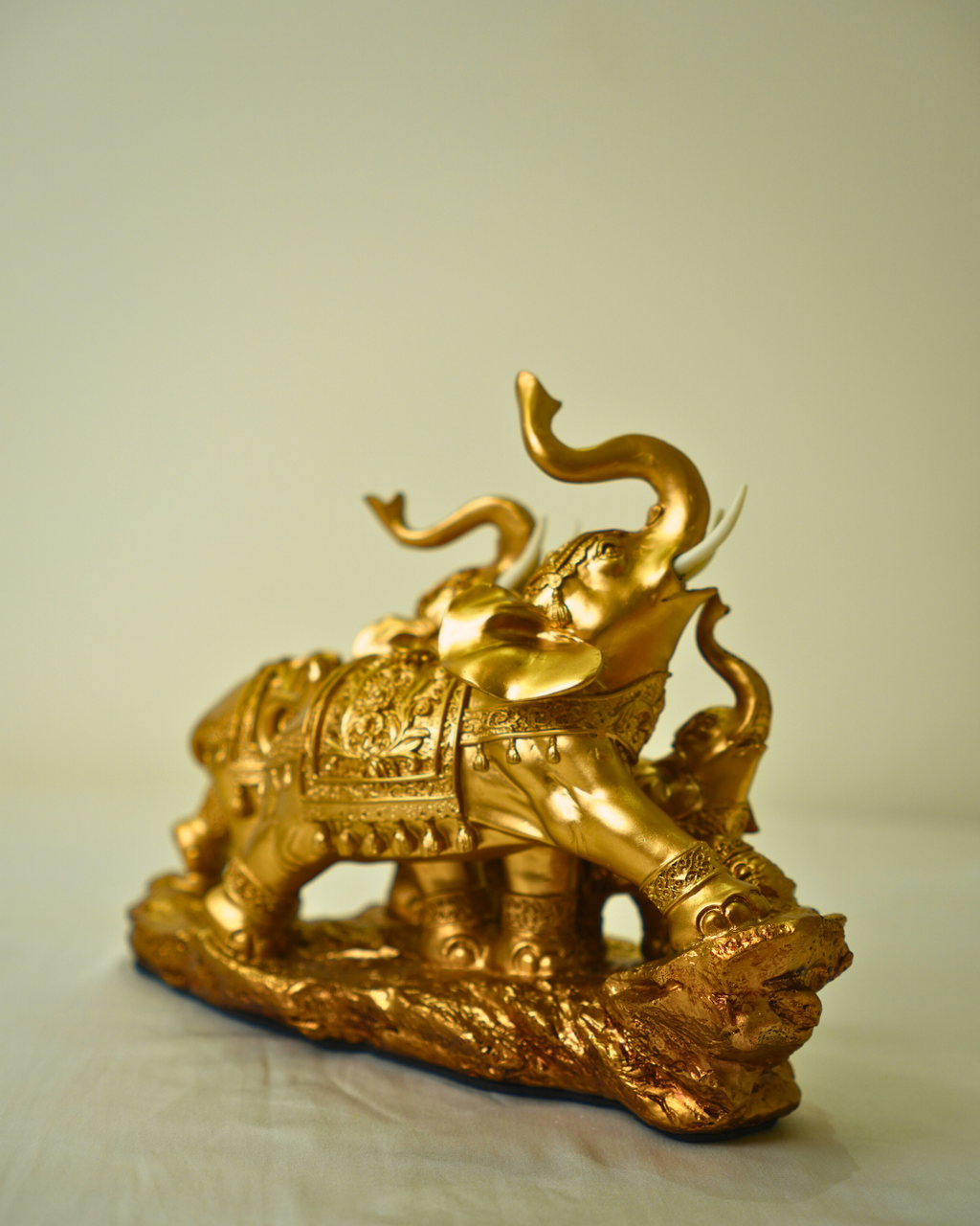 Golden Elephant Family Showpiece