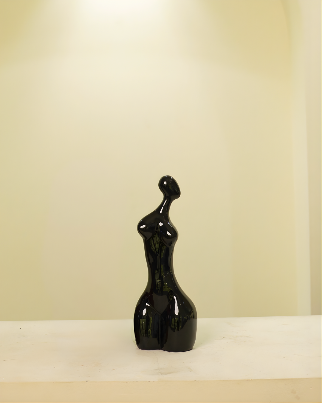 Feminine Silhouette Essence