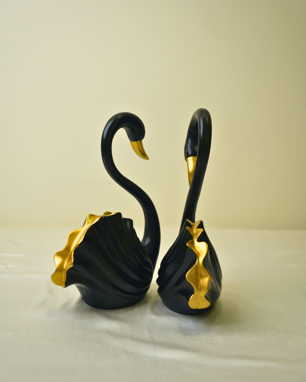 Graceful Lucky Swan Pair