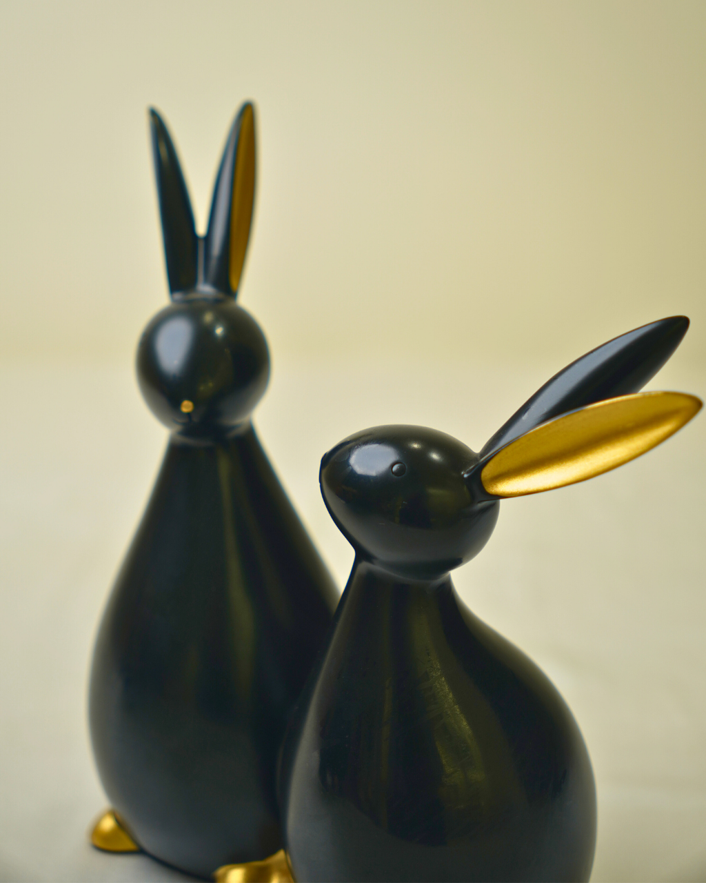 Modern Black & Gold Rabbit Duo - Hand-Painted Decorative Showpiece