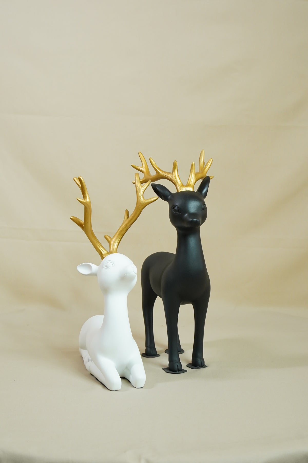 Nordic Deer Couple Figurine Set