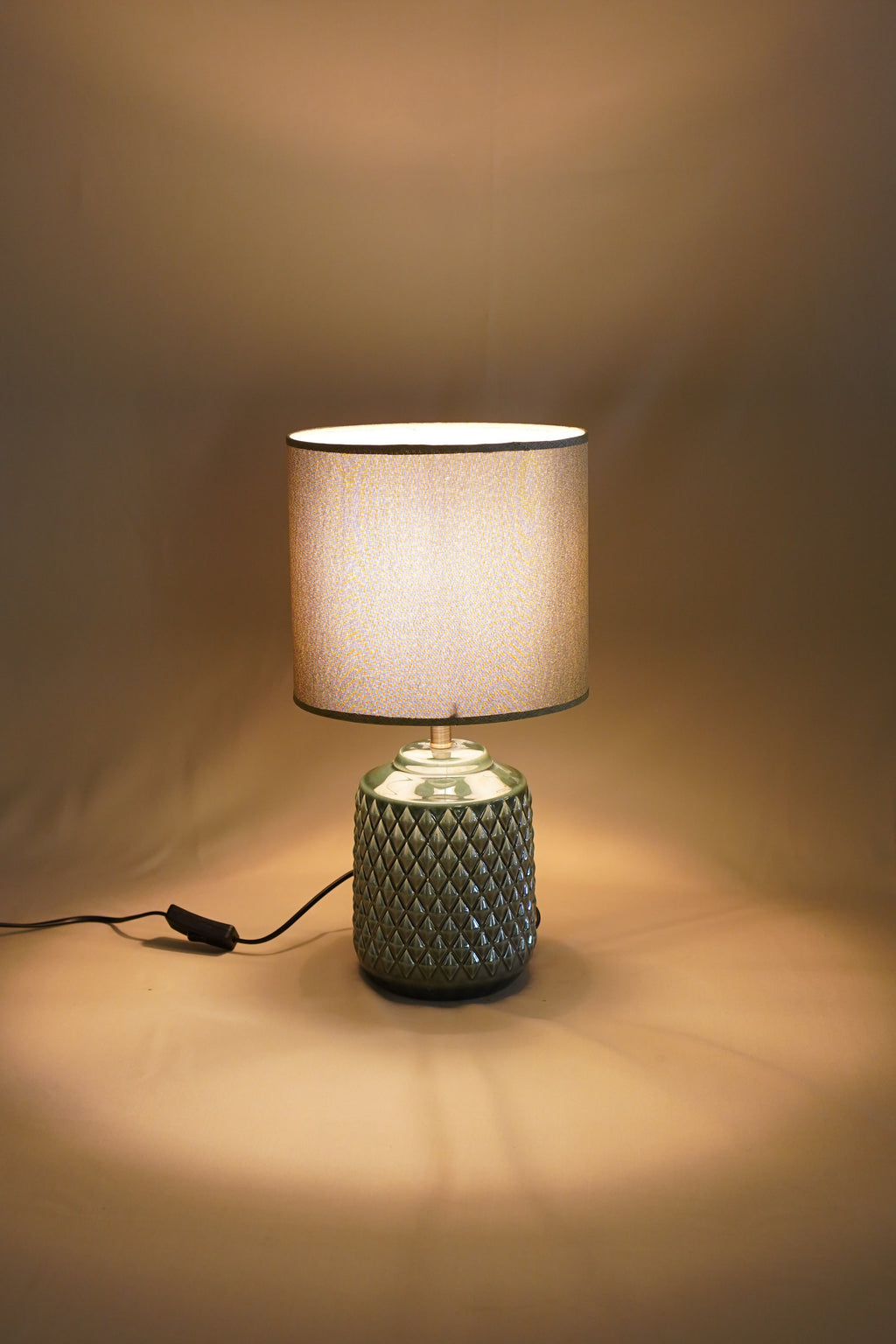 Diamond Weave Table Lamp