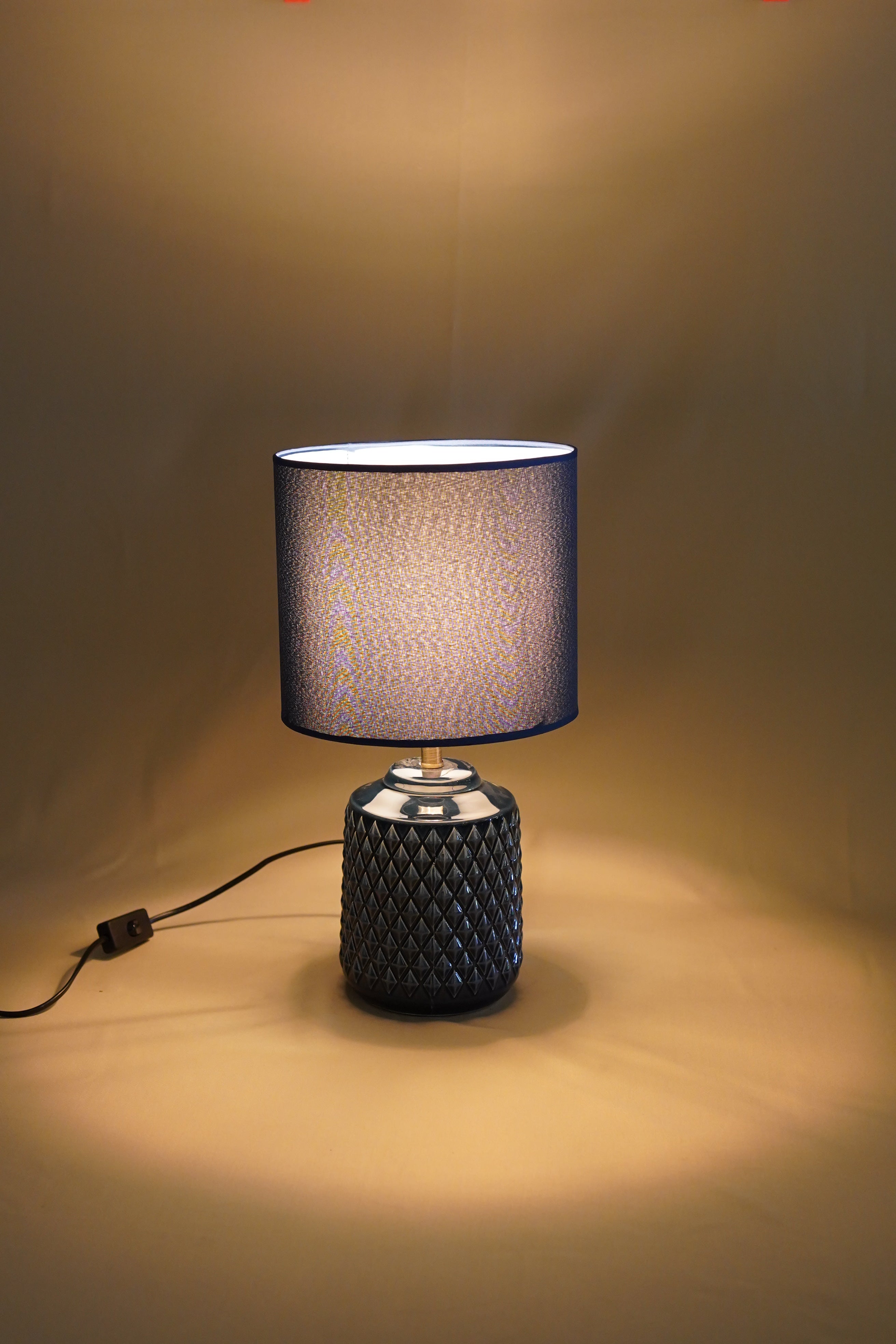 Diamond Weave Table Lamp
